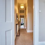דירה Boutique Flat - Parking - Sleeps 9
