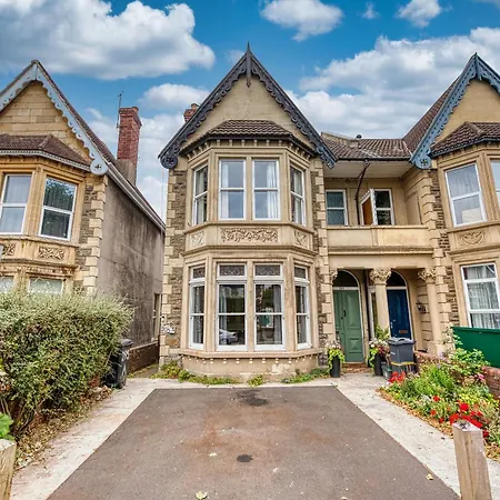 Boutique Flat - Parking - Sleeps 9 Appartement Bristol