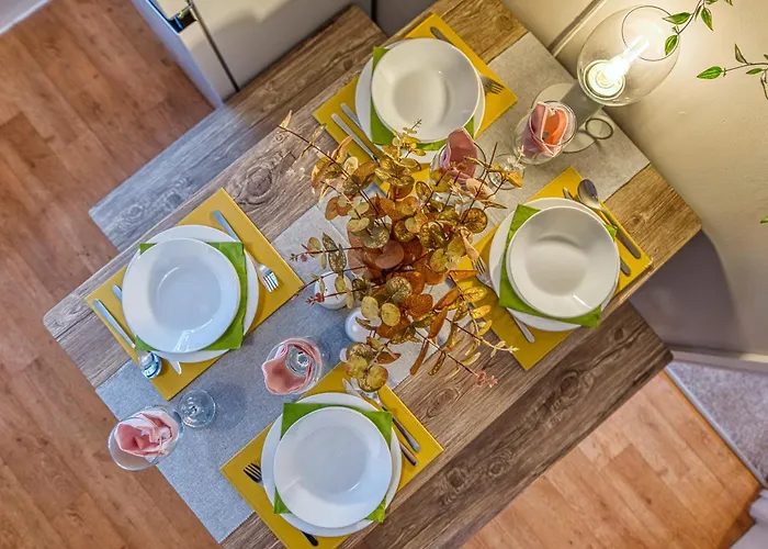 Boutique Flat - Parking - Sleeps 9 Bristol