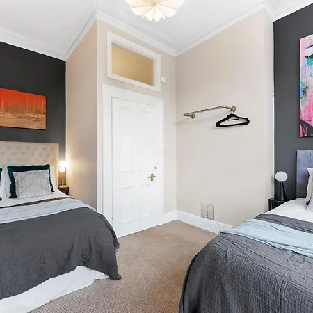 Apartamento Boutique Flat - Parking - Sleeps 9 *