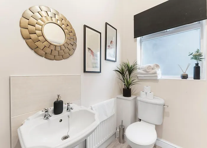 Boutique Flat - Parking - Sleeps 9 * Bristol